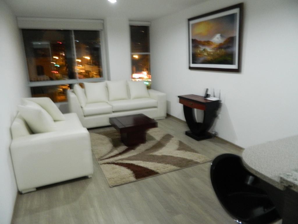 קיטו Itsahome Apartments - Torre Seis מראה חיצוני תמונה