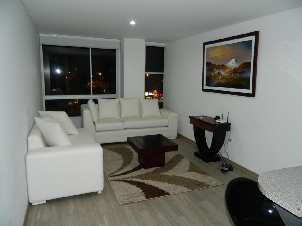קיטו Itsahome Apartments - Torre Seis מראה חיצוני תמונה
