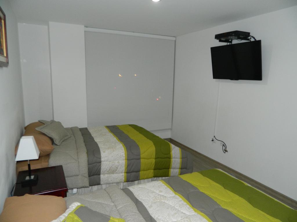 קיטו Itsahome Apartments - Torre Seis מראה חיצוני תמונה